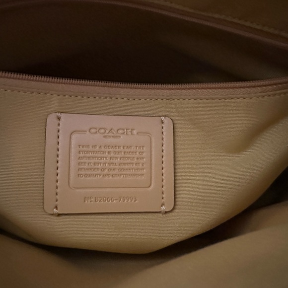 Coach Tan and Brown Signature Shoulder Bag/Crossbody with matching wallet - Picture 11 of 14